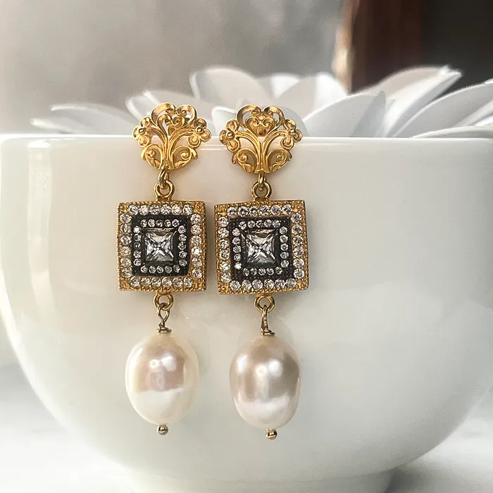 Earrings Elisa Ilana Pearl Black Rhodium and CZ Earrings