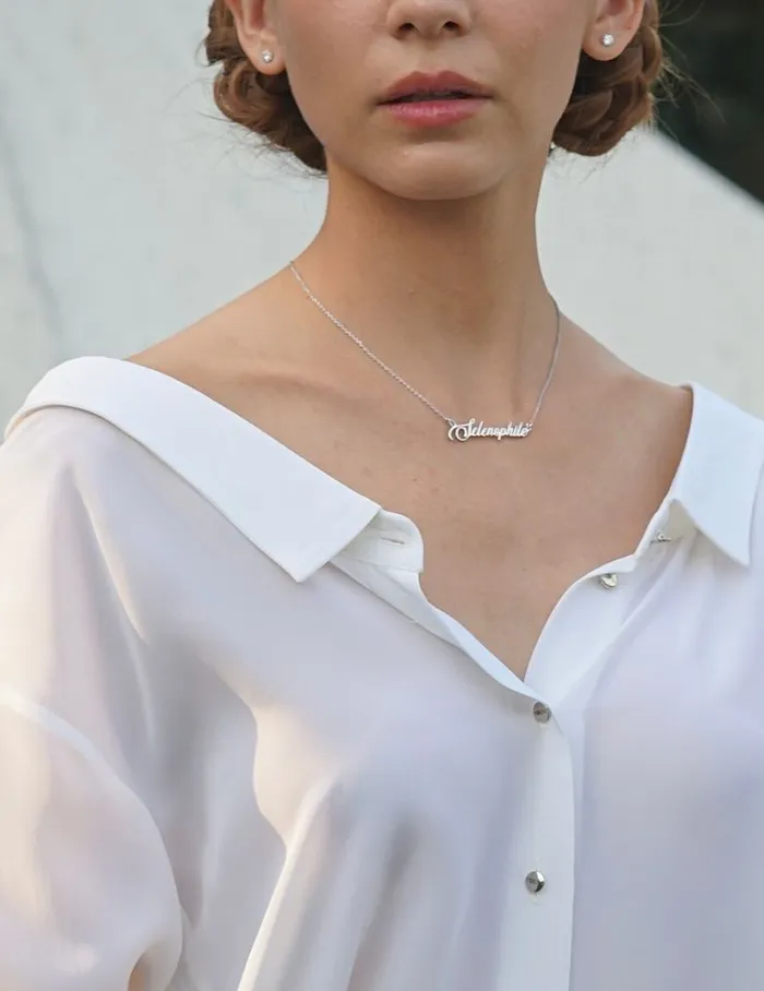Grace PK SLEEK SIGNATURE NAME NECKLACE Necklaces